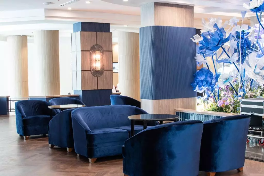 Twin Towers Hotel